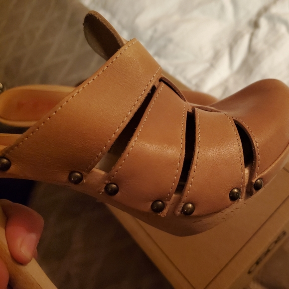 Michael Kors Shoes - MICHAEL KORS HEELS! A MUST HAVE!